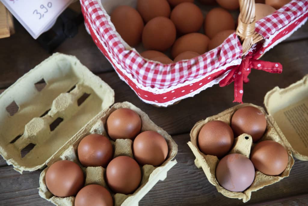 L'agriculture travaille. Commerce à la ferme, vente directe, Jardin de Closy, Laetitia Roset, oeufs.